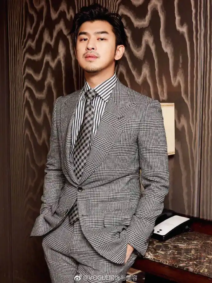 vogue直击时装周#陈柏霖今日现身#纽约时装周#,受tom ford品牌邀请看