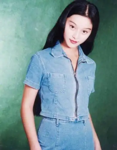 范冰冰旧照曝光:皮肤白皙五官标致,果然从小美到大!
