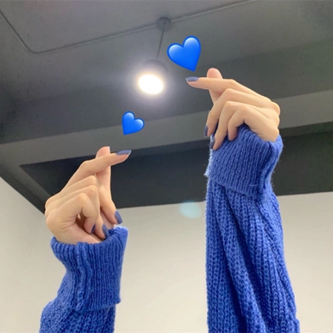 ins手指比心女生头像:总有一天你会遇到满心都是你的人