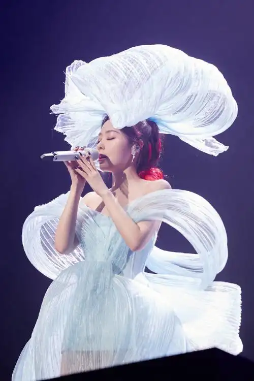 张靓颖光巡回演唱会##张靓颖白月光吟唱##张靓颖深圳演唱会