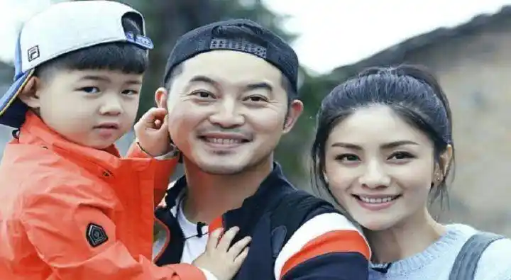 胡可片场狂踢男演员,女强人片约不断,关于前任,沙溢给出满分_网友