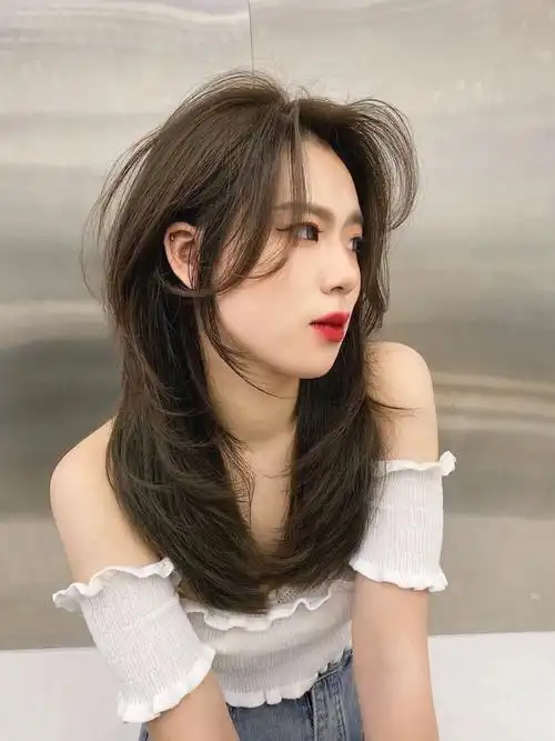 头包脸效果中长发层次发