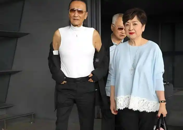 86岁谢贤被传病危,回顾多情浪子精彩一生,应无遗憾_狄波拉_感情_女