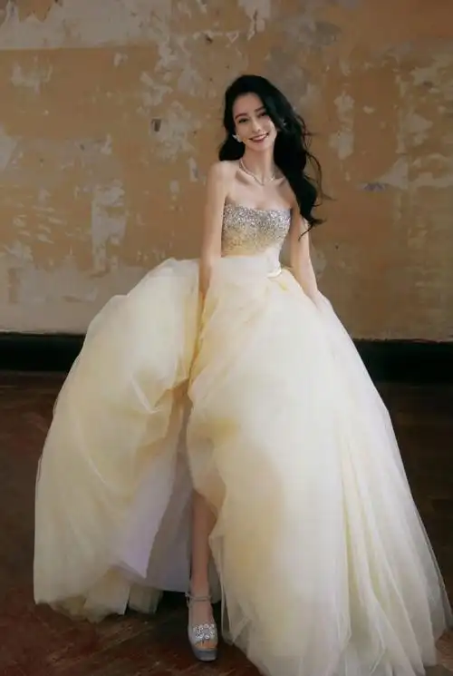 女明星高定礼服下的秘密?关晓彤腿长1.08米竟也需要8cm 高跟鞋!杨幂,b