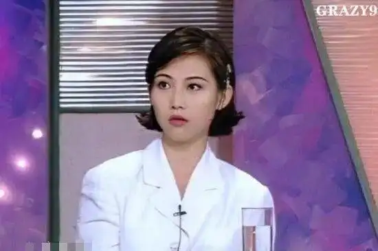 两张照片告诉你17岁的蔡少芬有多美