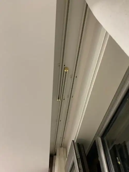 1688窗帘轨道安全下车