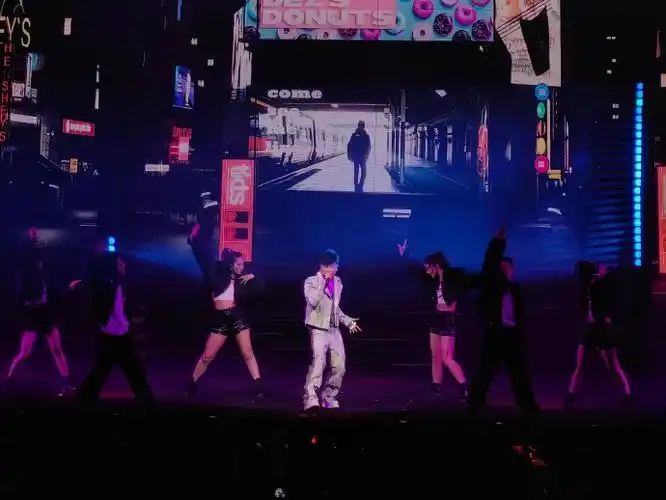 小君带你看演出##胡彦斌2024是一场烟火巡回演唱会##胡彦斌##胡彦斌