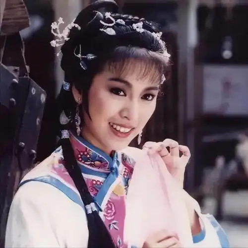 后来,佳视看到古装剧的红利,再次推出《神雕侠侣》,他们又启用了米雪