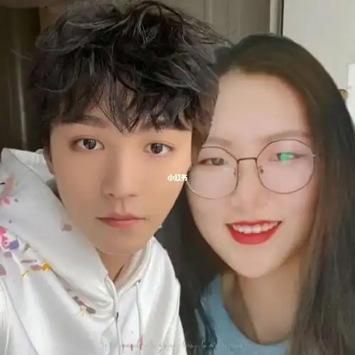 王俊凯  这就是p图的快乐吗?会p图你就可以拥有和凯凯的合照