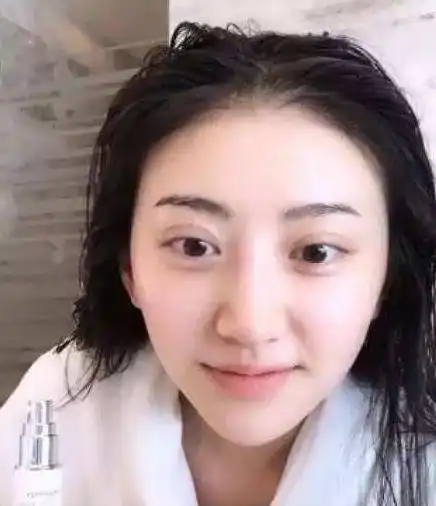 景甜皮肤好到"没毛孔",大方分享的"护肤"日常火了,金晨:确实有用