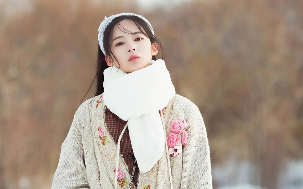 清纯俏丽美女高清桌面壁纸