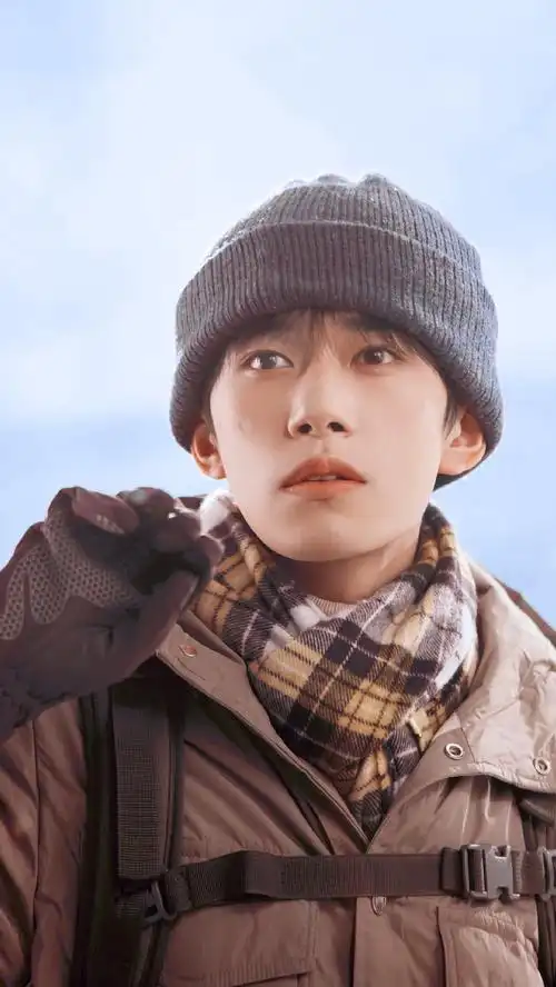 尺寸:200*70cm材质:仿羊绒商品描述上市年份/季节2021年秋季加工定制