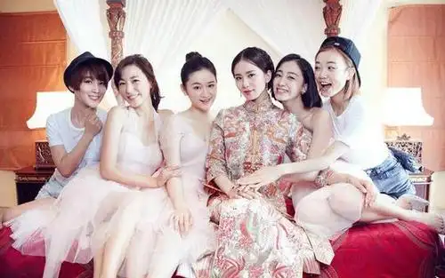 刘诗诗的伴娘团颜值高 肤白貌美有曲线