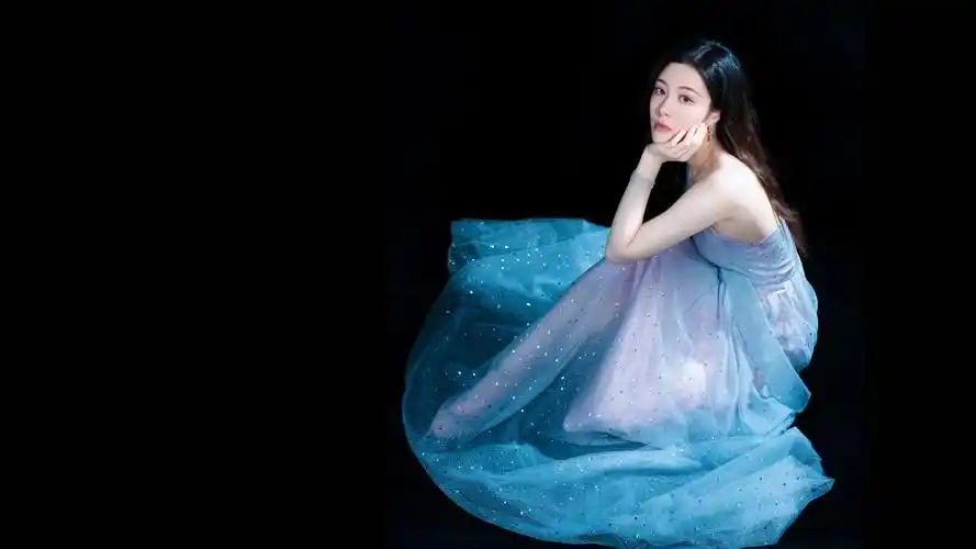 56m上传时间:2021-05-26壁纸封面图静态美女壁纸于2021-05-26上传元气