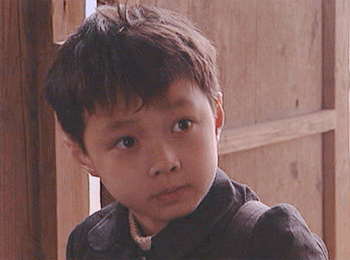 张艺兴小时候演的电视剧里的角色 欢欢～ "欢欢是奶奶的心头肉" 太