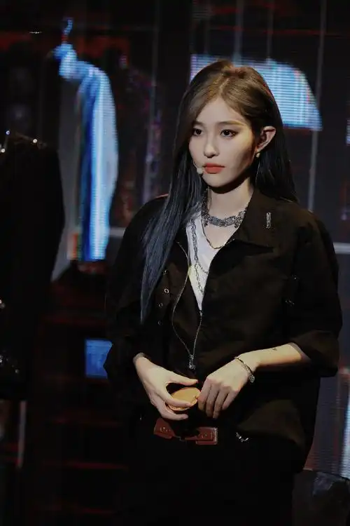 王奕超话383937363630 33323238