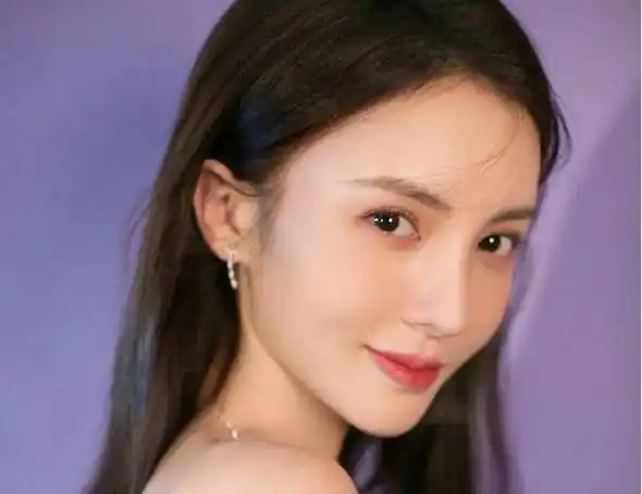 金晨和白敬亭剧组夫妻?杨紫卖惨过头大翻车?某女星天价片酬?