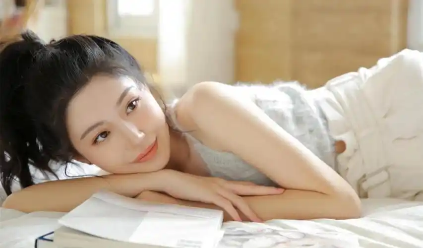 网红少女心可爱居家写真壁纸图片