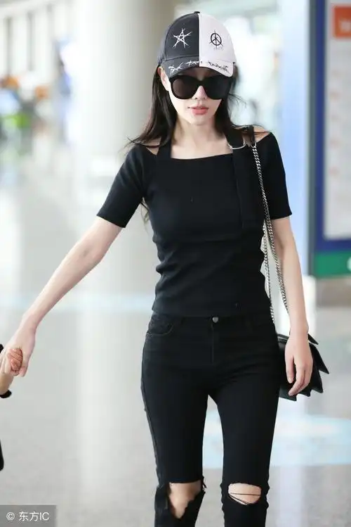 38岁的李小璐身材依旧完美,容颜未老!