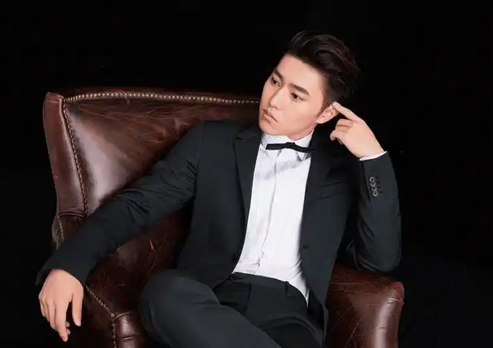 帅气有型生日写真高清图片,明星,高清,帅气,时尚,演员,西装,帅哥,儒雅