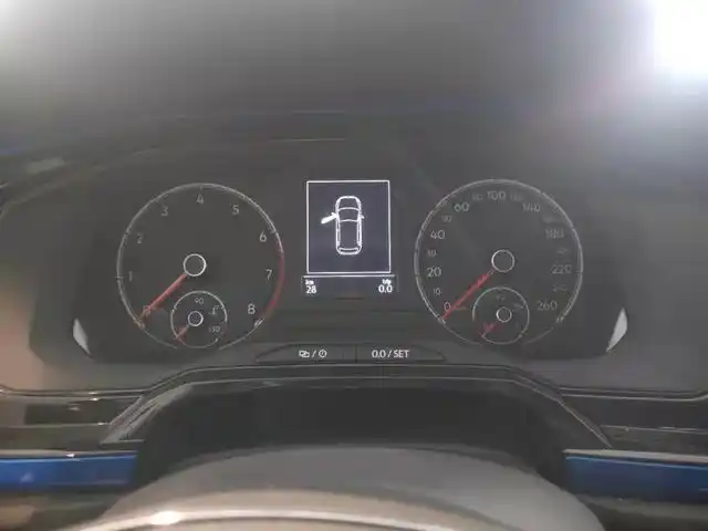 最后再吐槽一下,时速表表底260,闹呢? 3. 动力总成