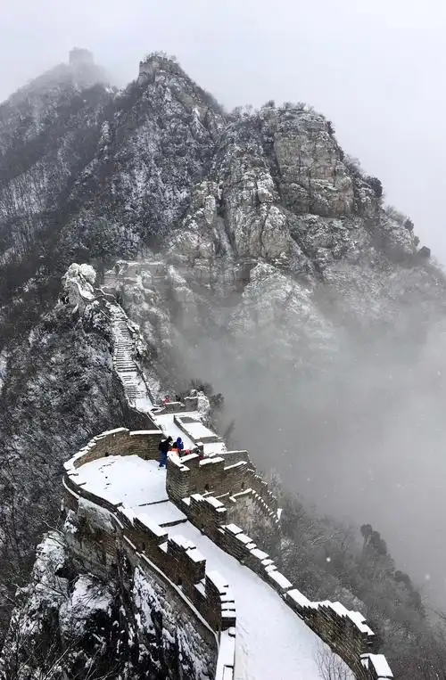 雪后的箭扣长城