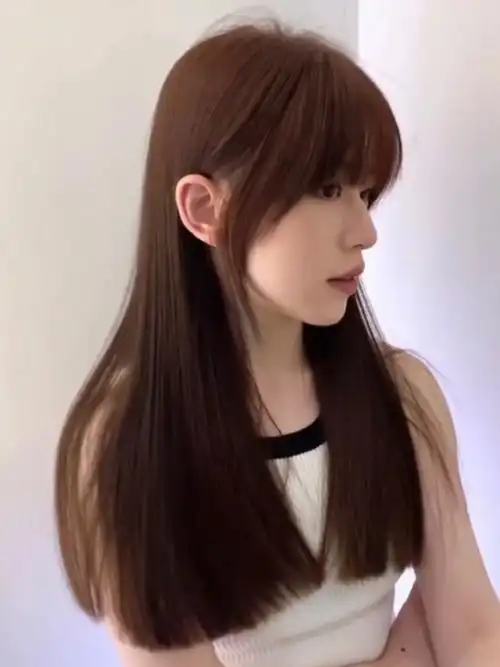 显白发色高级感法式刘海