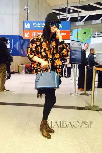 最新华语明星街拍:私服搭配不敌"话题人物"聚齐更吸睛_服装人物_中国