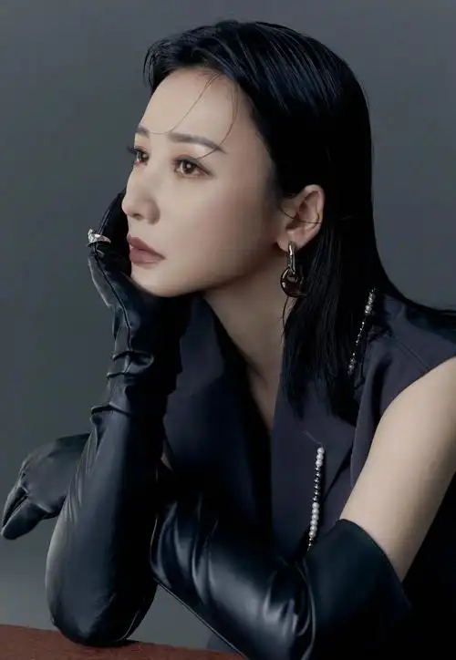 柳岩个人资料(演员柳岩,亲情和爱情都有泪,41岁依旧单身) | 说明书网