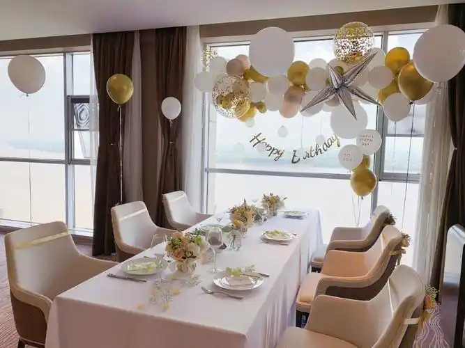 白金色系生日宴会