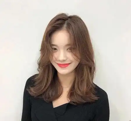 齐肩短发直发发型图片 圆脸 新款,圆脸适合齐肩短发吗---稻草号