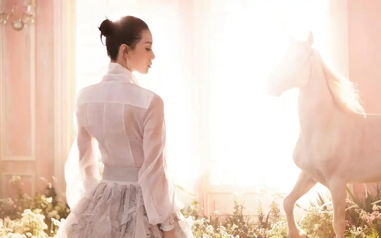 刘诗诗时尚芭莎封面写真图片桌面壁纸