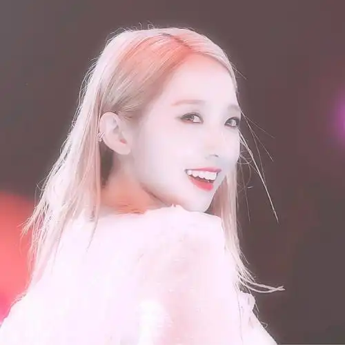 爱豆头像 ≮孟美岐