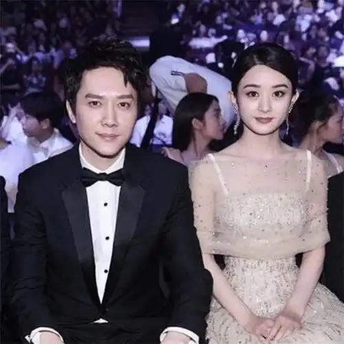 赵丽颖离婚后一家三口首次同框,冯绍峰表现体贴,对前妻还有爱_腾讯