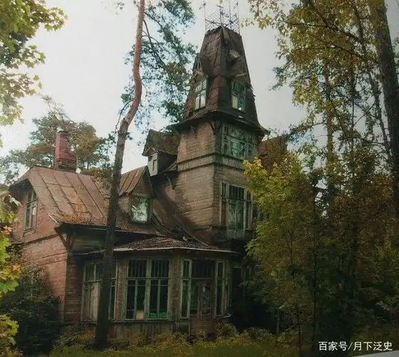 豪华却一个个废弃,这些俄罗斯老别墅,你心动吗?