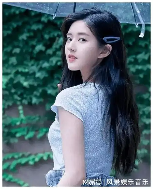 赵露思:娱乐圈全能女神?人间水蜜桃般魅力四射?璀璨夺目的风采