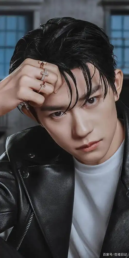 易烊千玺ins更新,曾经的少年长大了