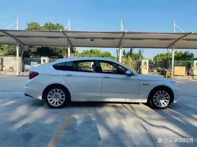 15年宝马535gt仅售9万,时尚的气质与优雅完美融合,散发独特魅力