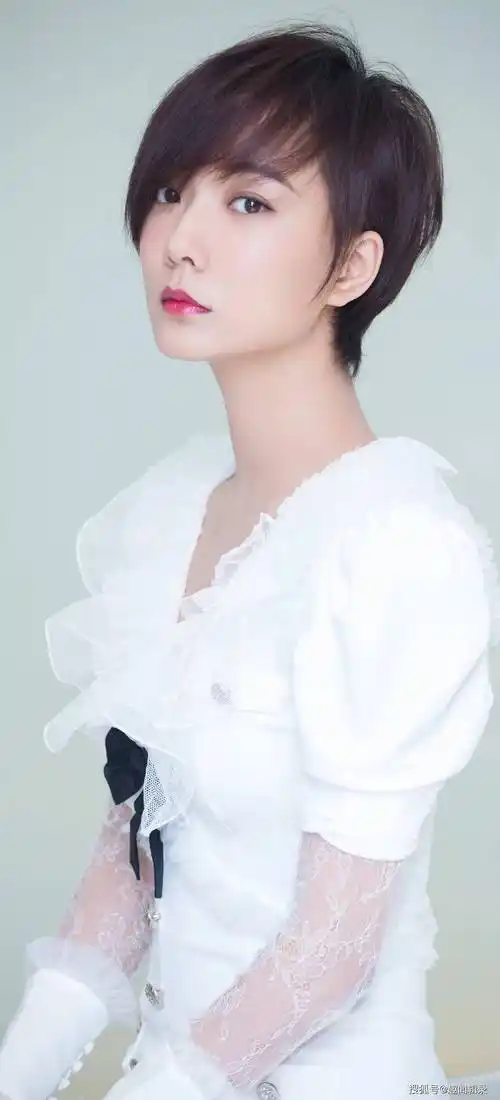 王珞丹的裸戏之变:从坚定不拍到近乎全裸出镜,起底"过气花旦"的上位史