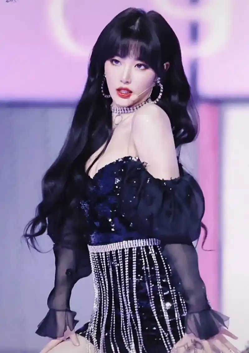 非粉也会保存的照片#孔雪儿  - 抖音