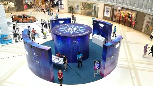 周大生品牌以其独有的百面切工,形成了全国百面钻石闪耀的营销事态