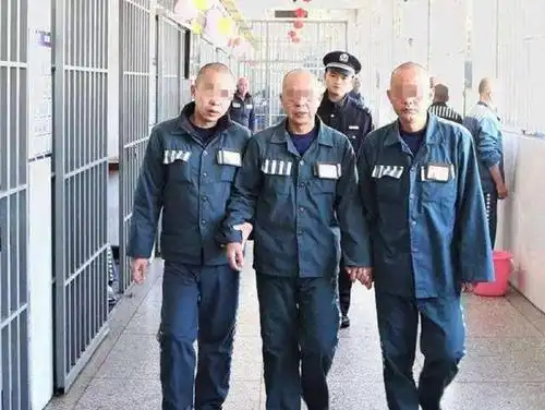 为什么犯人一进监狱都要剃光头?看完就知道国家的良苦用心