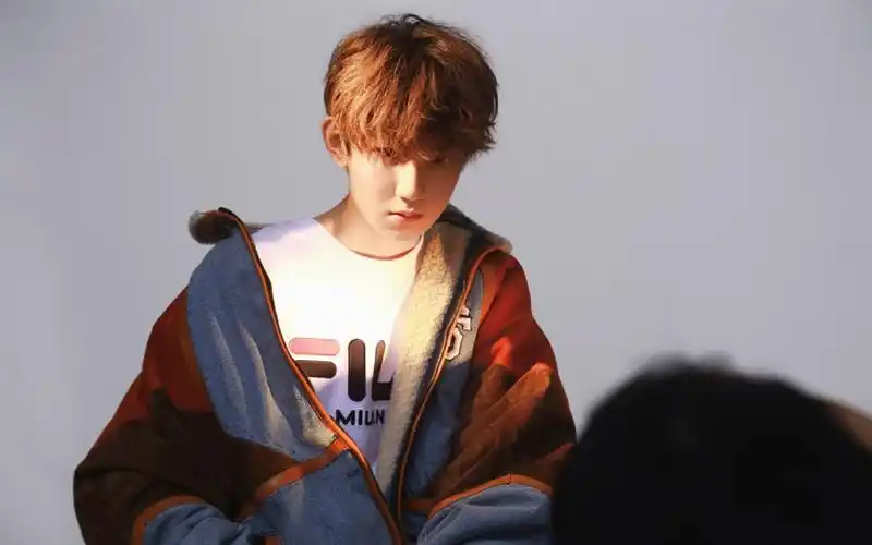 王源帅气写真花絮图片桌面壁纸