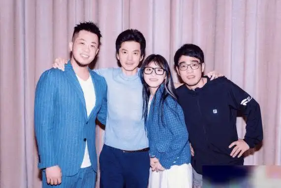 好声音2020开播后李健战队首张全家福出炉单依纯站位很讲究