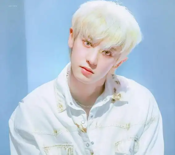 朴灿烈 深情且冷漠的金发审判者