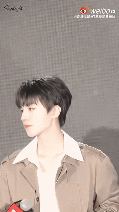 王俊凯新加坡登上全球发音#  老师,我们家王俊凯长这么好看你们怎么