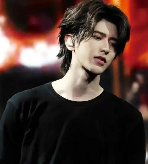 蔡徐坤被富婆粉捧出道?舒淇"另"做打算生孩子?