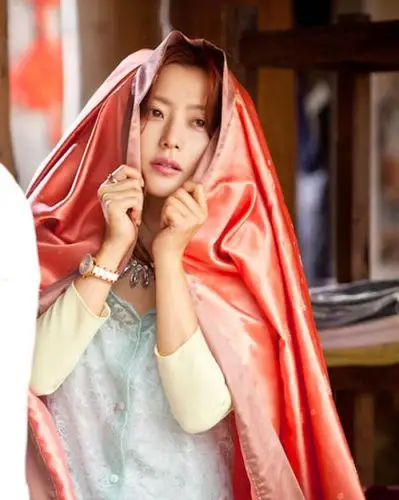 韩剧信义片花曝光金喜善苹果头卖萌