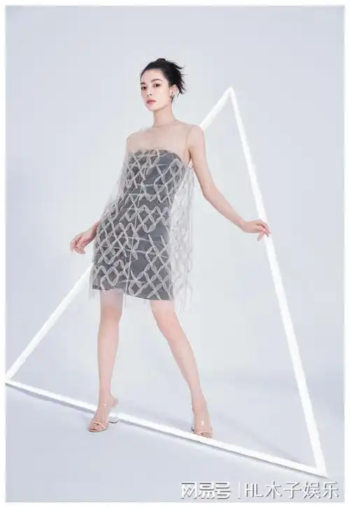 钟楚曦内娱身材最好之一,够辣,带感!号称"娱乐圈帅哥收割机"