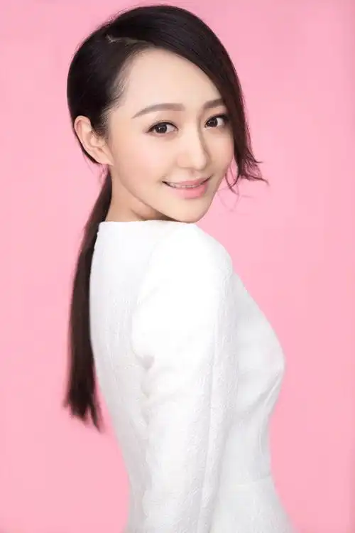 p>王紫潼,1989年5月10日出生于湖北省荆州市,毕业于 a target="